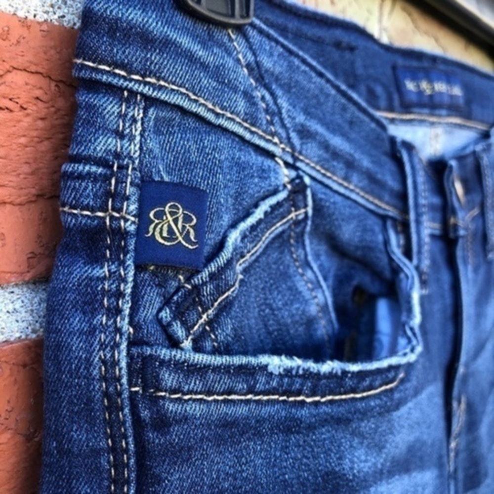 Rock & Republic Studded Kendall Blue Jeans 👖 - Picture 4 of 13